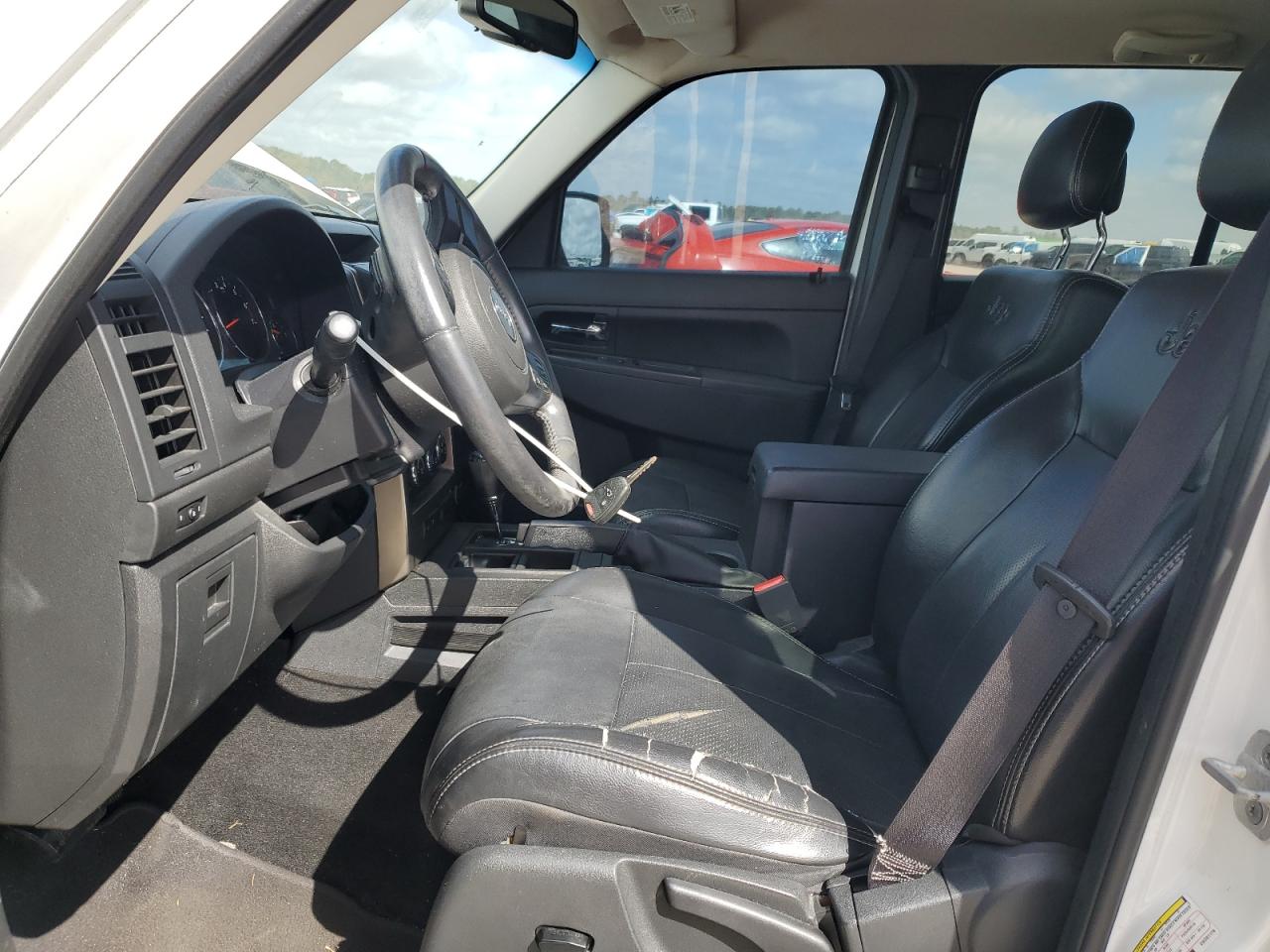 2012 Jeep Liberty (North America) - Image 7