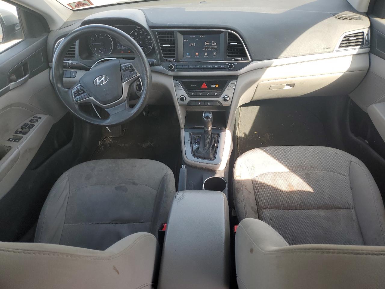 2017 Hyundai Elantra - Image 8