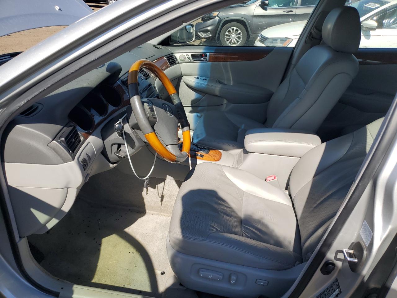 2005 Lexus ES - Image 7