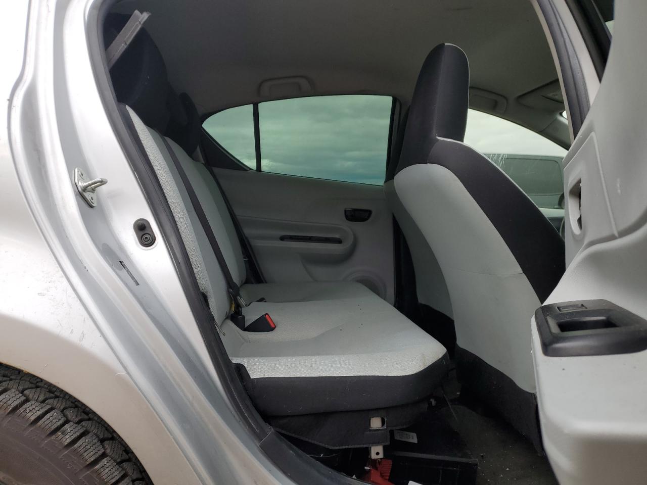 2014 Toyota Prius - Image 10