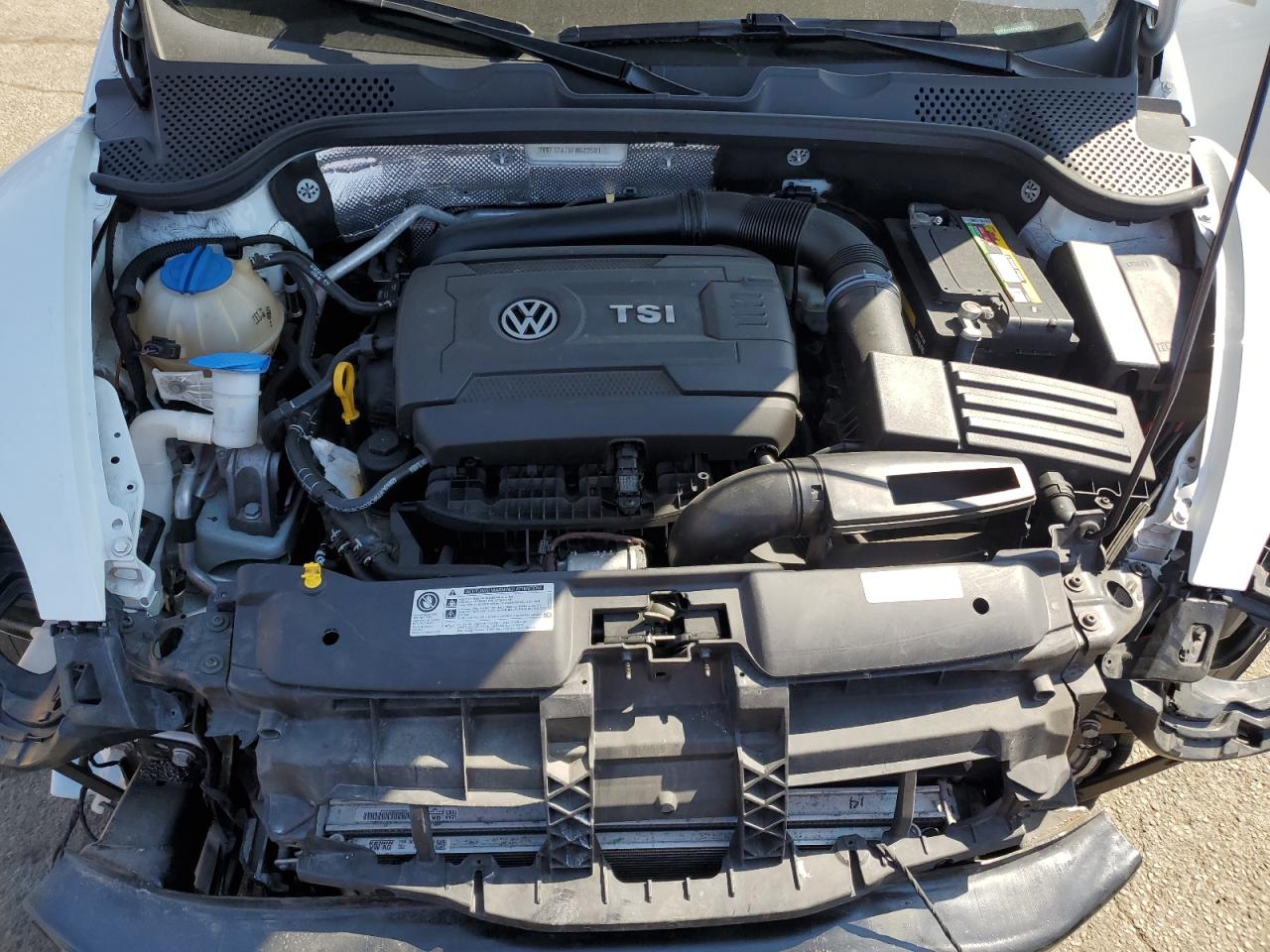 2015 Volkswagen Beetle - Image 11