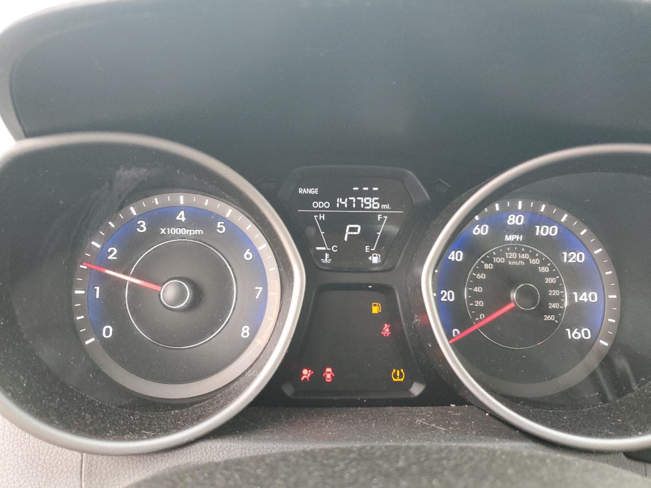 2013 Hyundai Elantra - Image 9