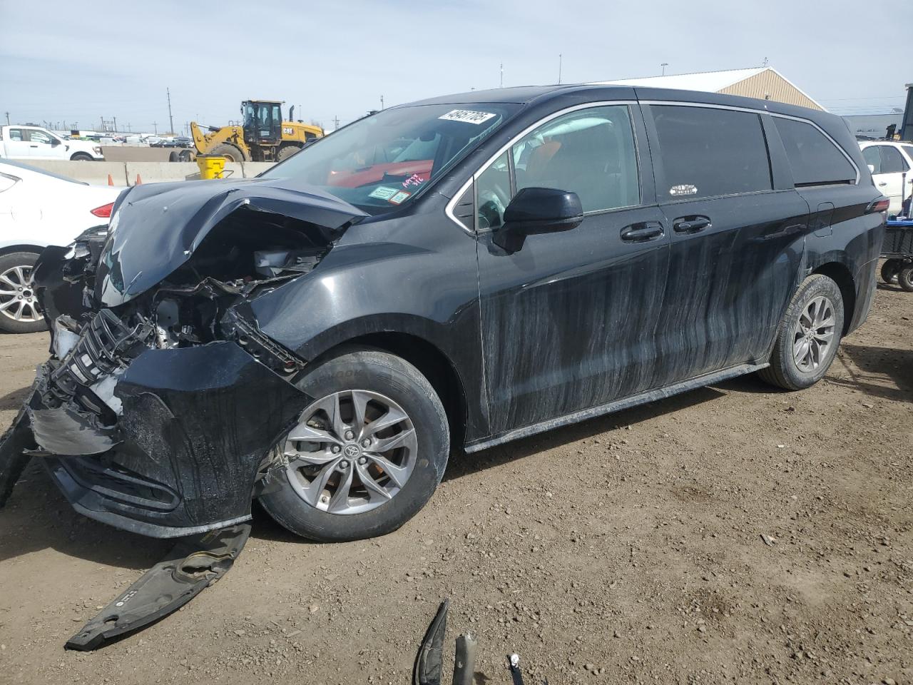 2022 Toyota Sienna Le for Sale in Brighton, CO - Front End