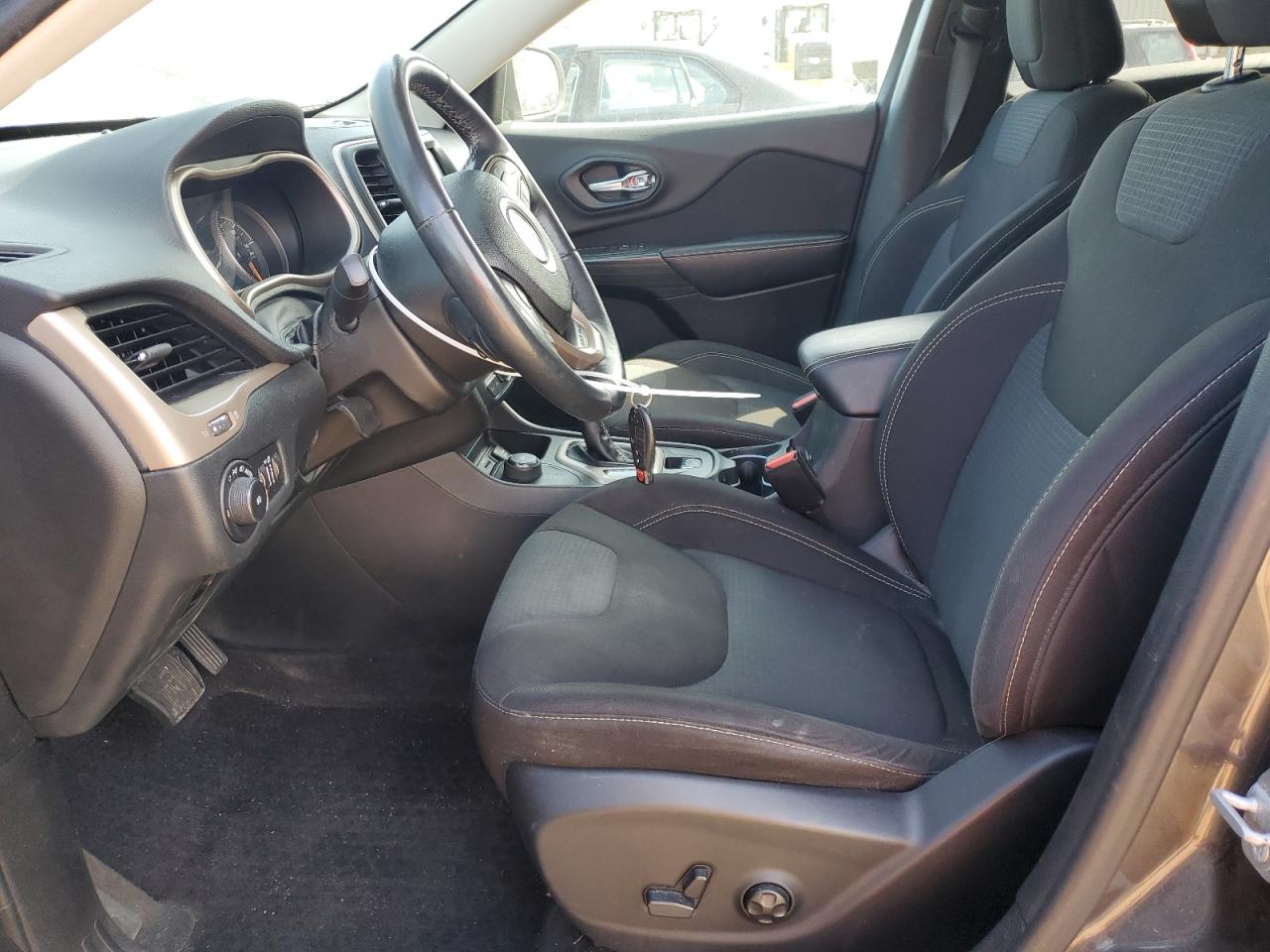 2016 Jeep Grand Cherokee - Image 7