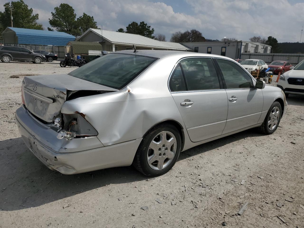 2004 Lexus LS - Image 3