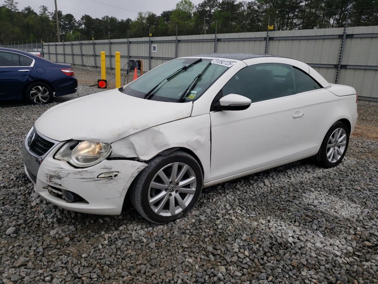 2010 Volkswagen Eos Turbo за продажба в Ellenwood, GA - Front End