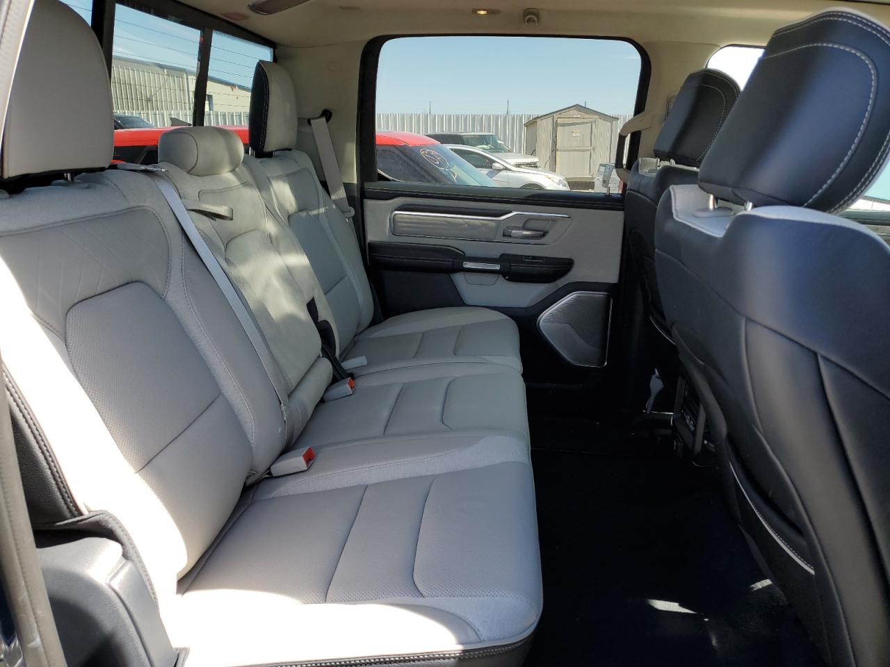 2022 RAM 1500 - Image 10