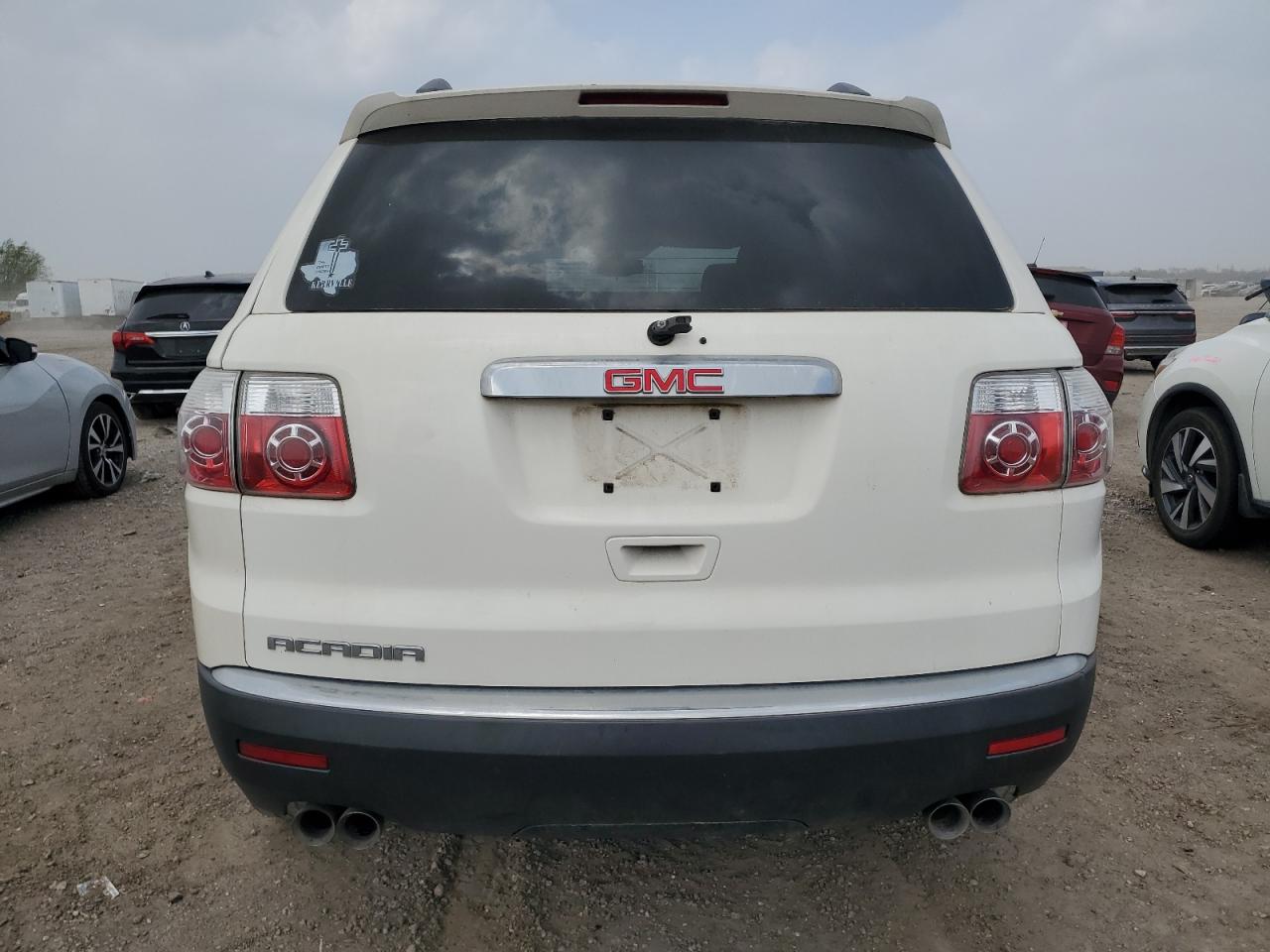 2011 GMC Acadia - Image 6