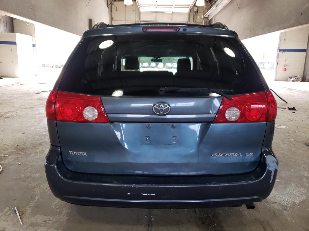 2009 Toyota Sienna - Image 6