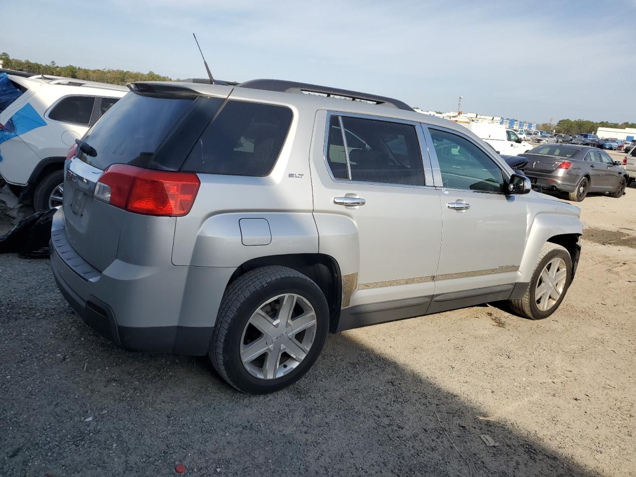 2011 GMC Terrain - Image 3
