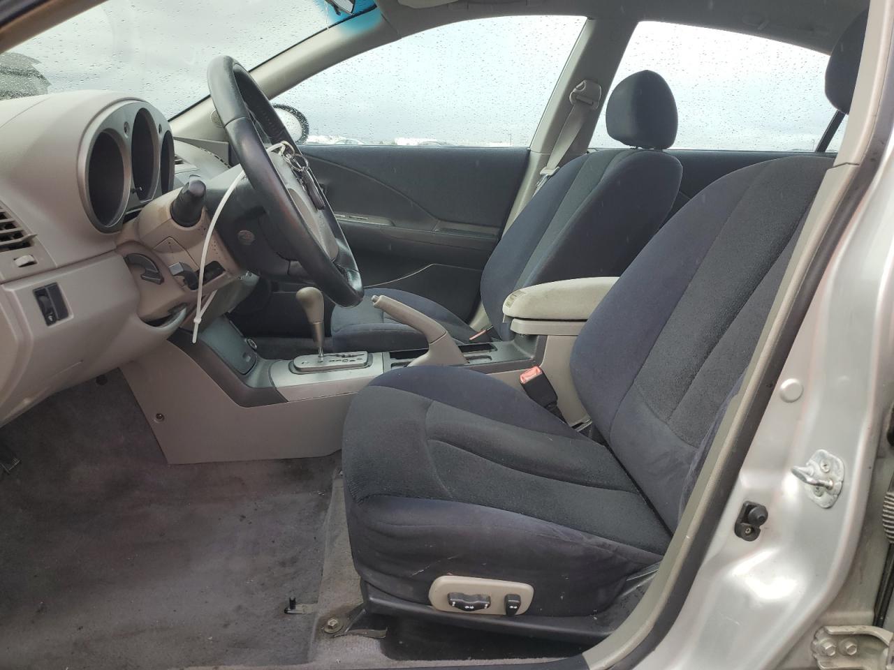 2004 Nissan Altima - Image 7