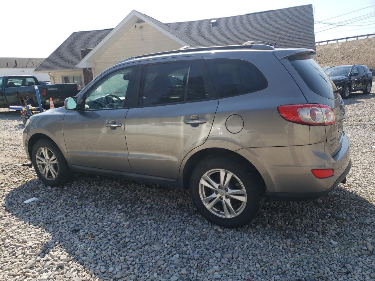 2011 Hyundai Santa Fe - Image 2