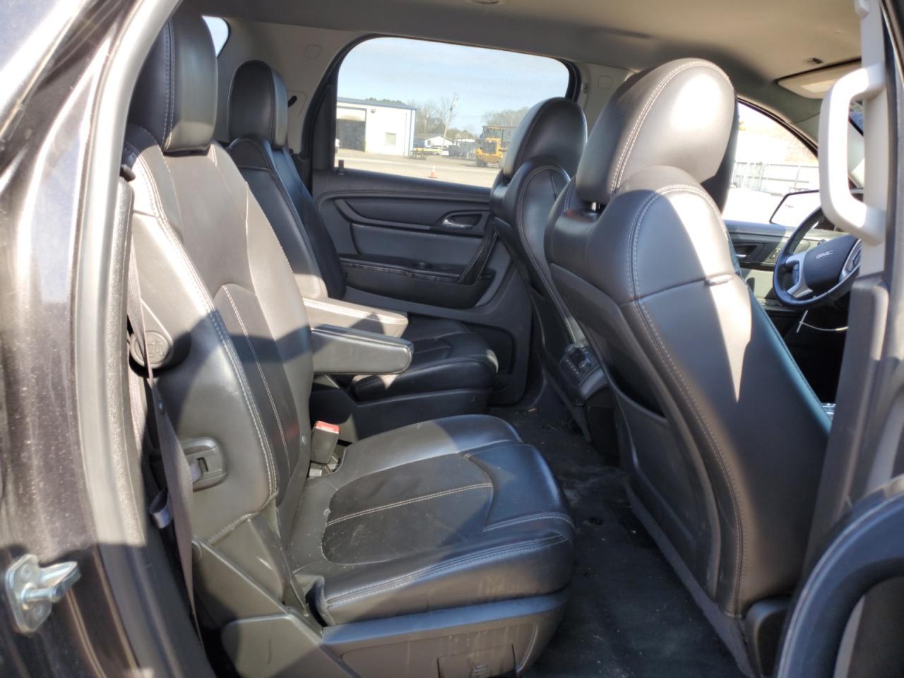 2014 GMC Acadia - Image 10