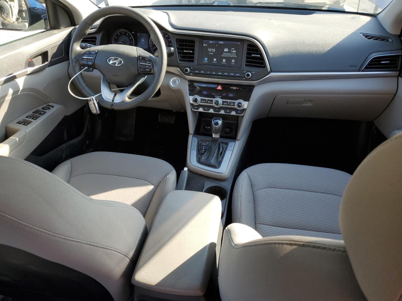 2020 Hyundai Elantra - Image 8