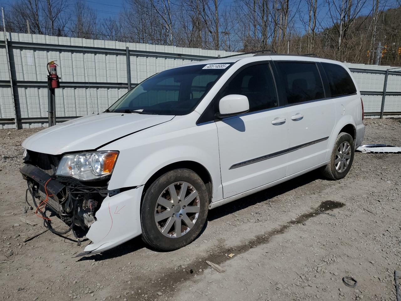 2015 Chrysler Town & Country Touring zu verkaufen in Hurricane, WV - Front End