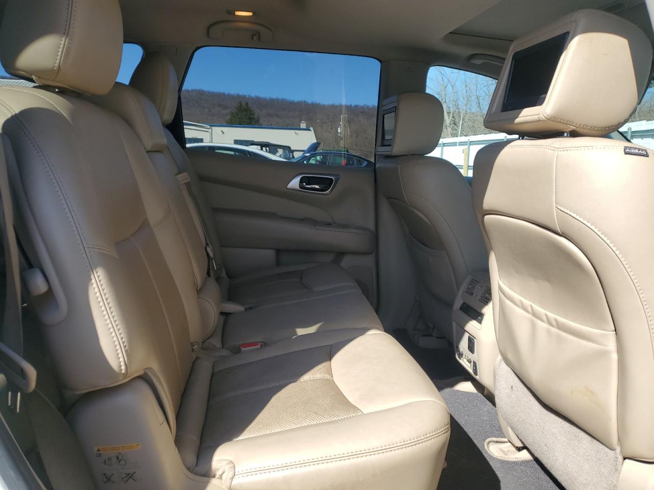 2014 Nissan Pathfinder - Image 11