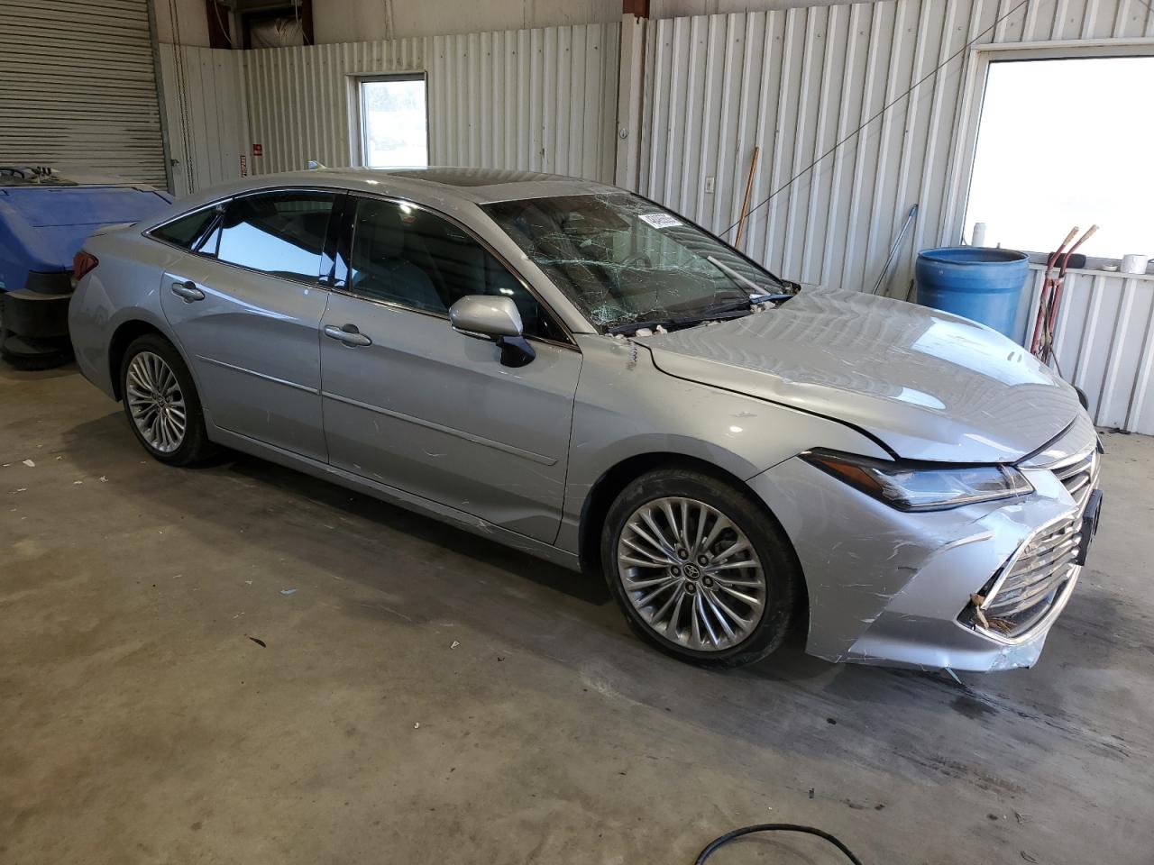 2021 Toyota Avalon - Image 4