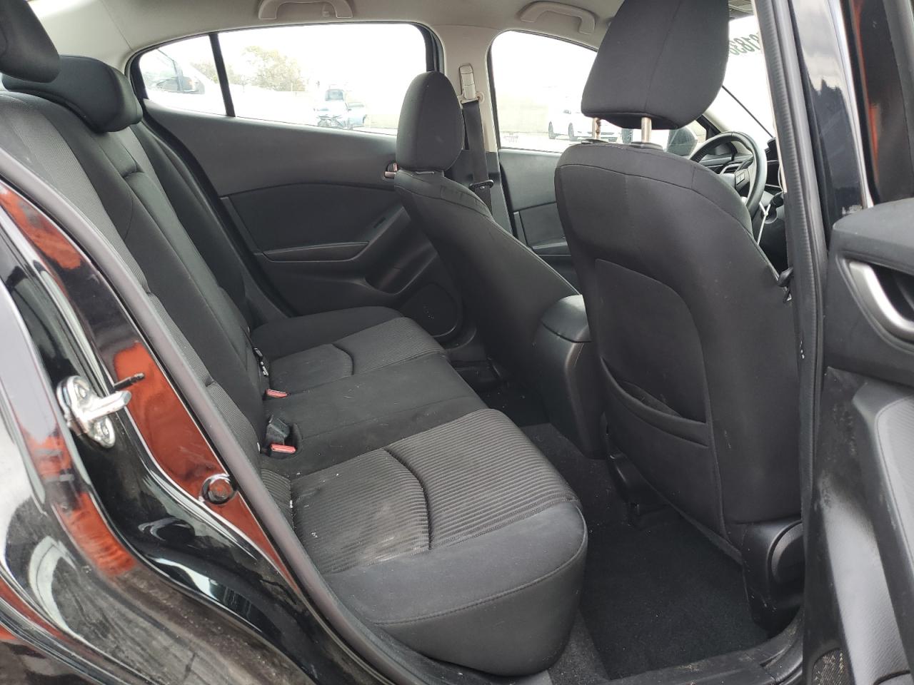 2015 Mazda 3 - Image 10