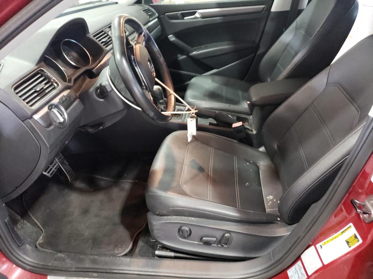 2017 Volkswagen Passat - Image 7