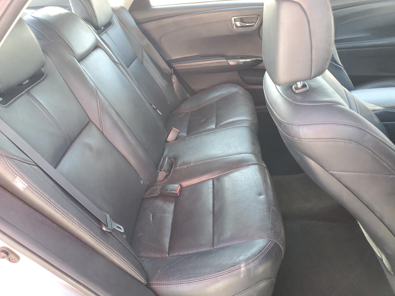 2014 Toyota Avalon - Image 10