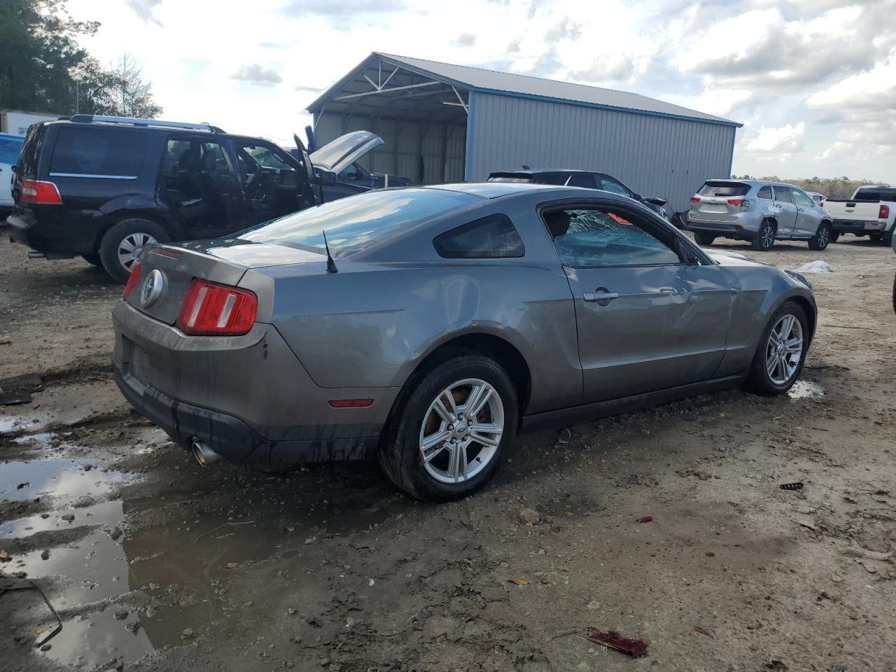 2010 Ford Mustang - Image 3