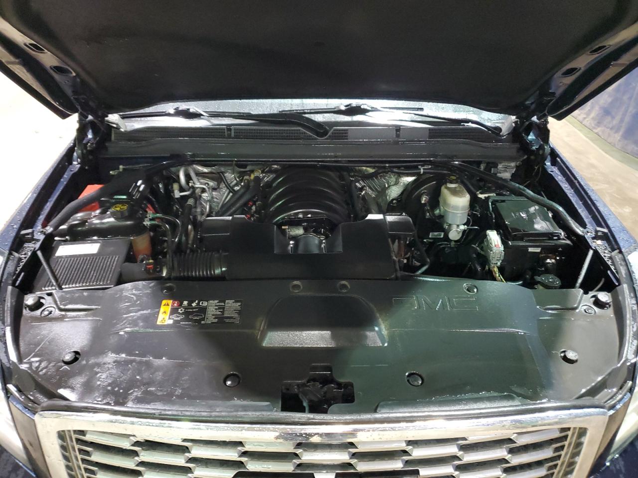 2018 GMC Yukon - Image 12