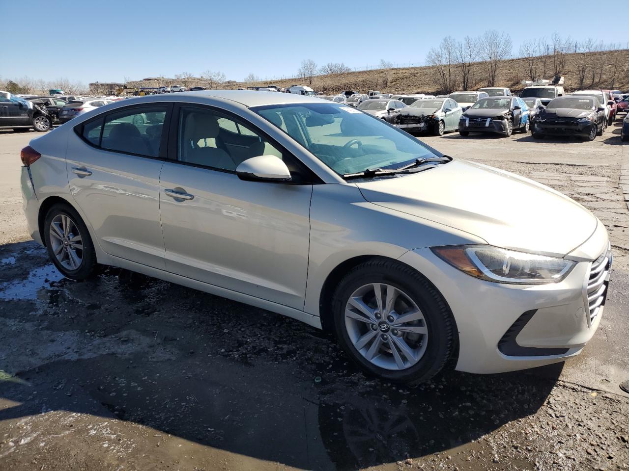 2017 Hyundai Elantra - Image 4