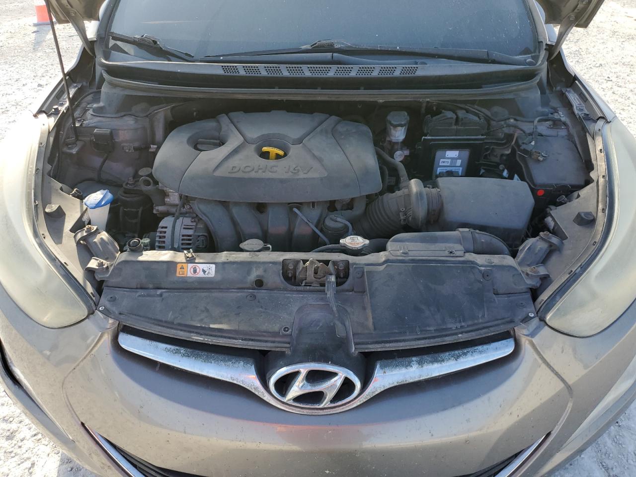 2015 Hyundai Elantra - Image 12