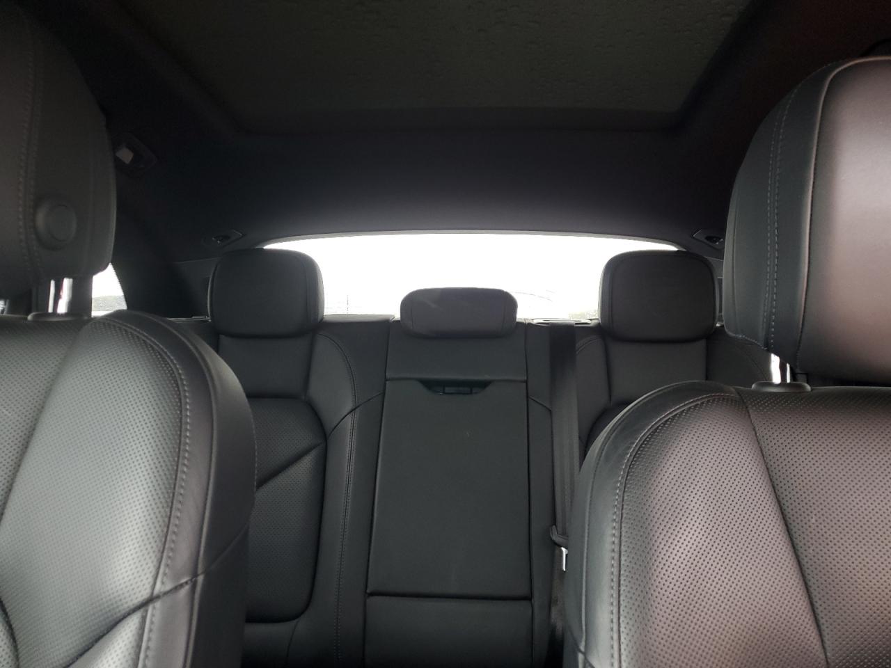 2019 Porsche Macan - Image 10