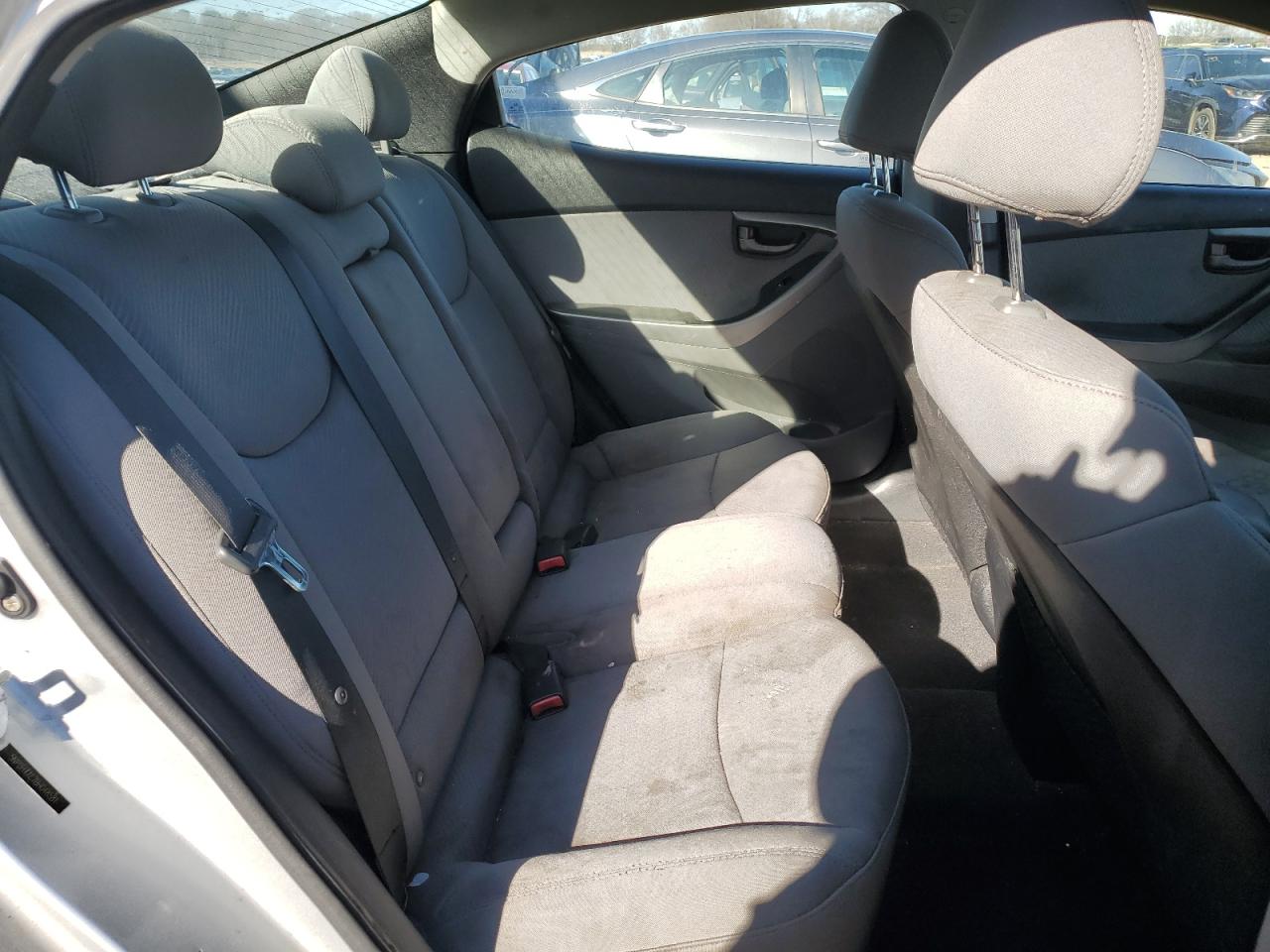 2011 Hyundai Elantra - Image 11