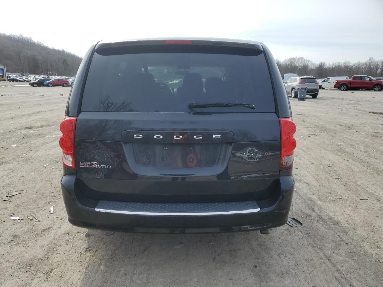 2017 Dodge Caravan - Image 6