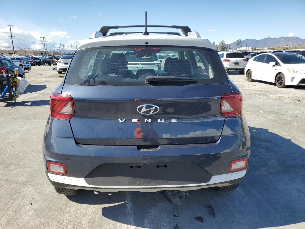 2024 Hyundai Venue - Image 6