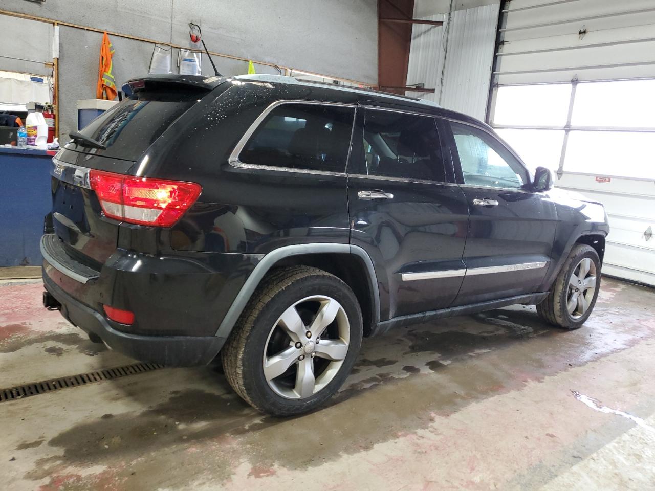 2011 Jeep Grand Cherokee - Image 3