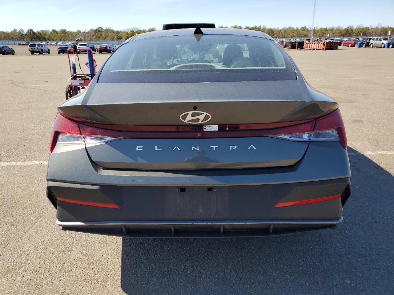 2024 Hyundai Elantra - Image 6