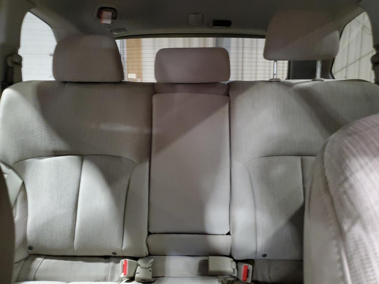 2013 Subaru Outback - Image 10