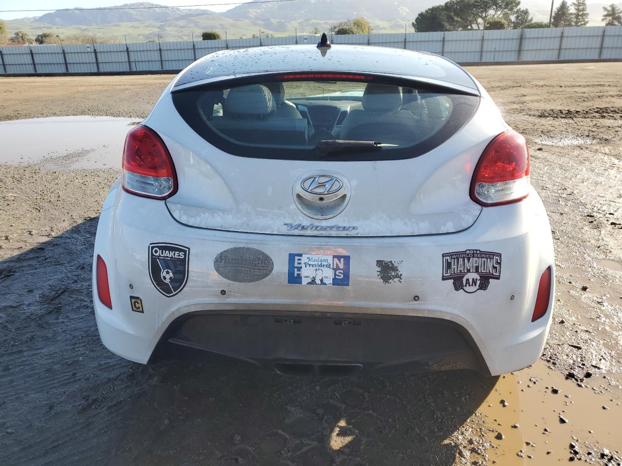 2013 Hyundai Veloster - Image 6