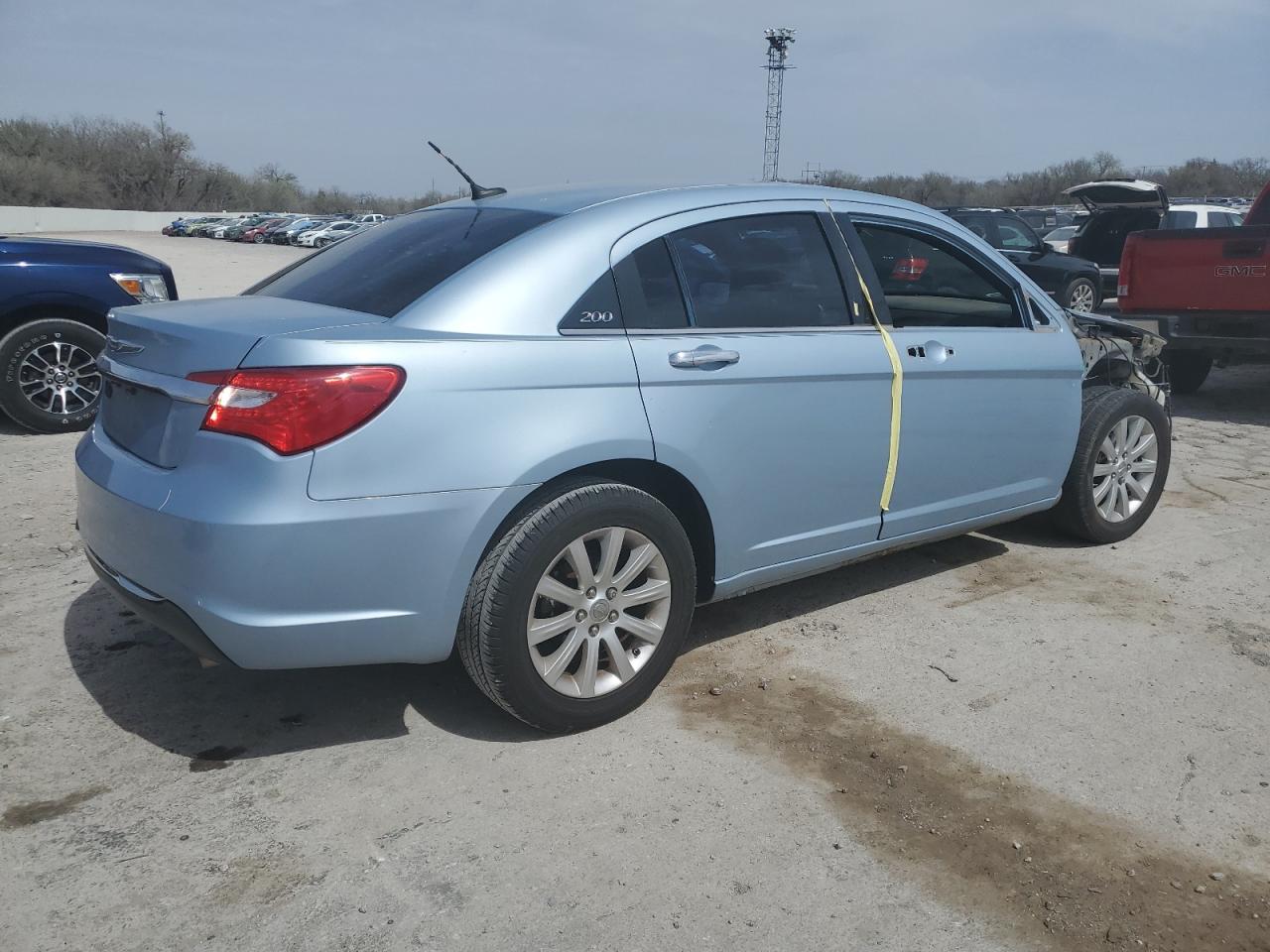 2014 Chrysler 200 - Image 3