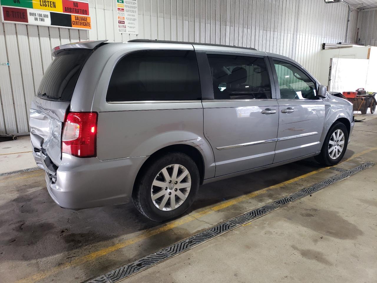 2013 Chrysler Town & Country - Image 3