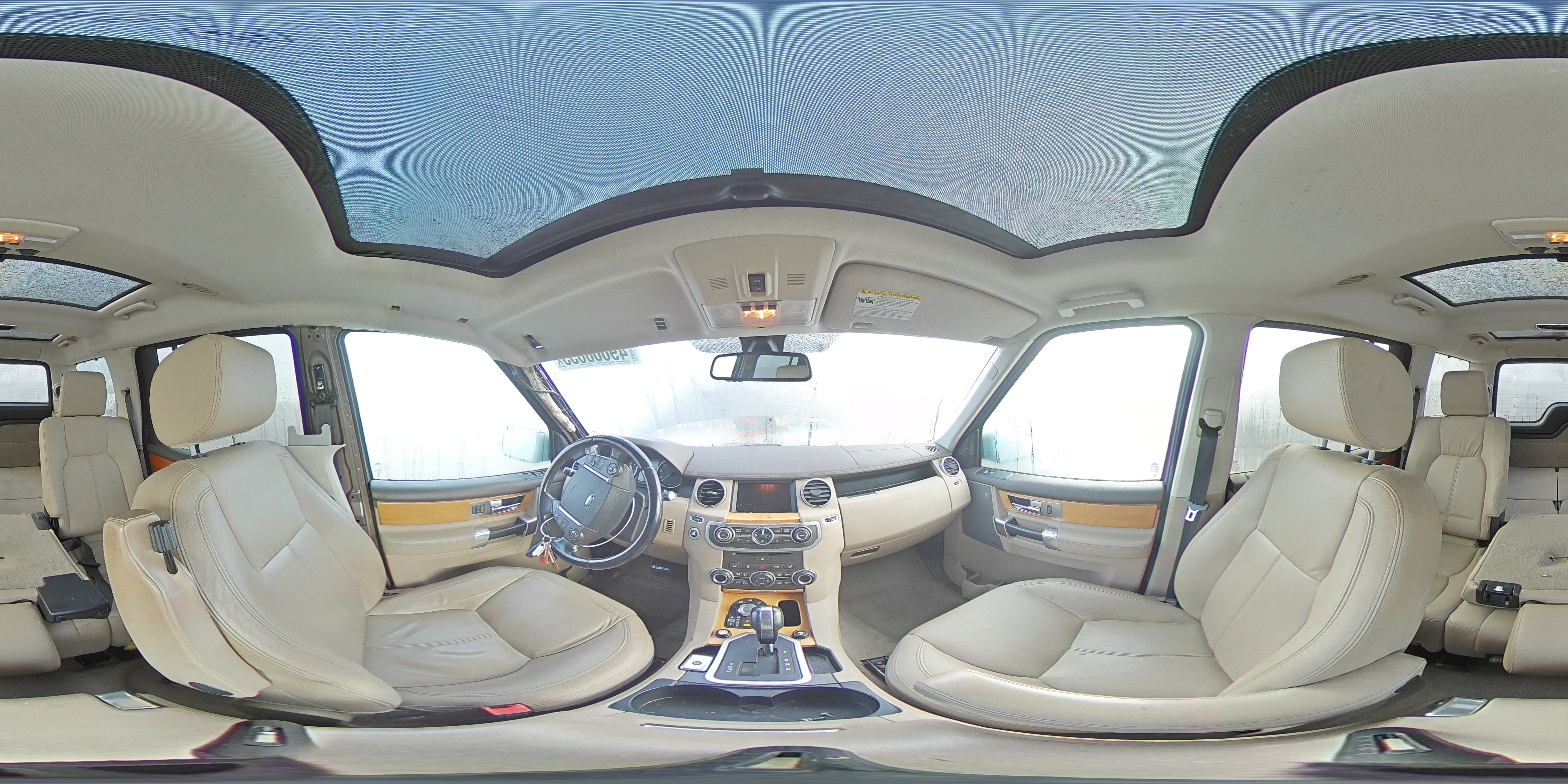 2012 Land Rover LR4 - Image 14