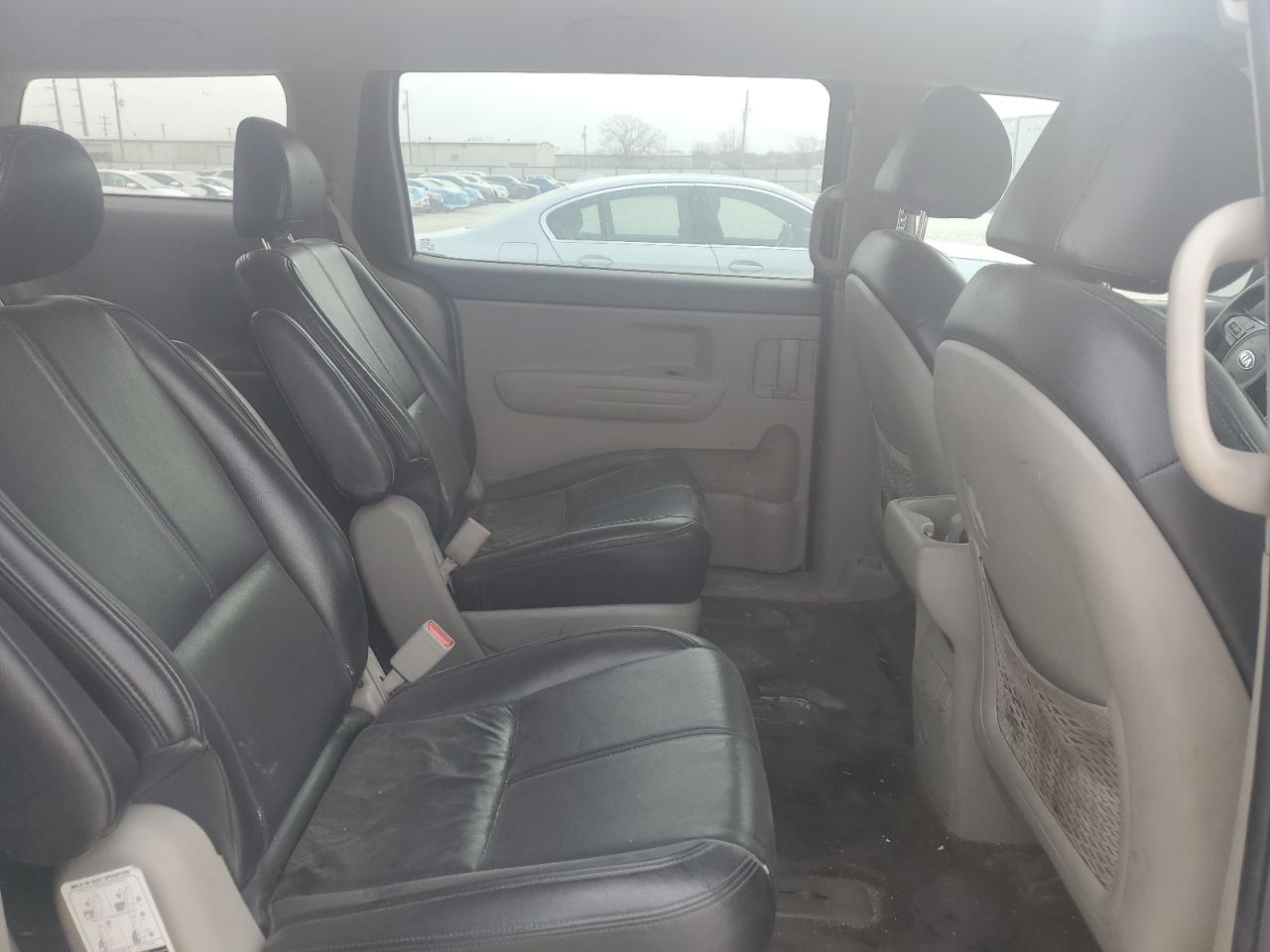 2016 Kia Sedona - Image 11
