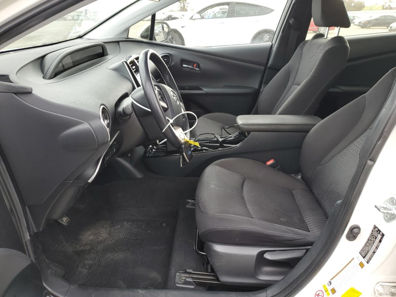 2019 Toyota Prius - Image 7