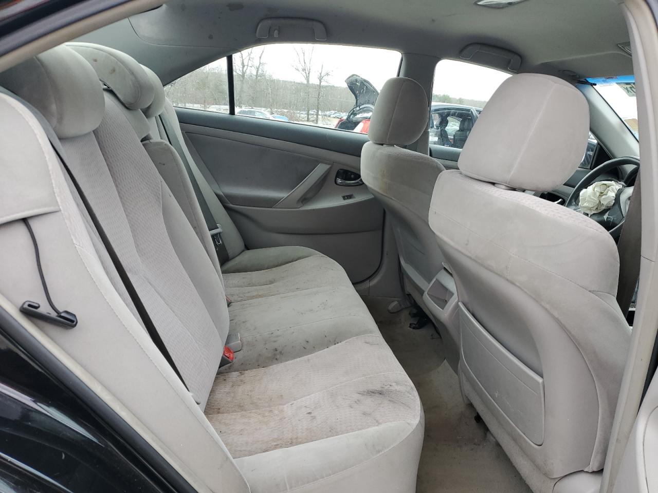 2010 Toyota Camry - Image 10