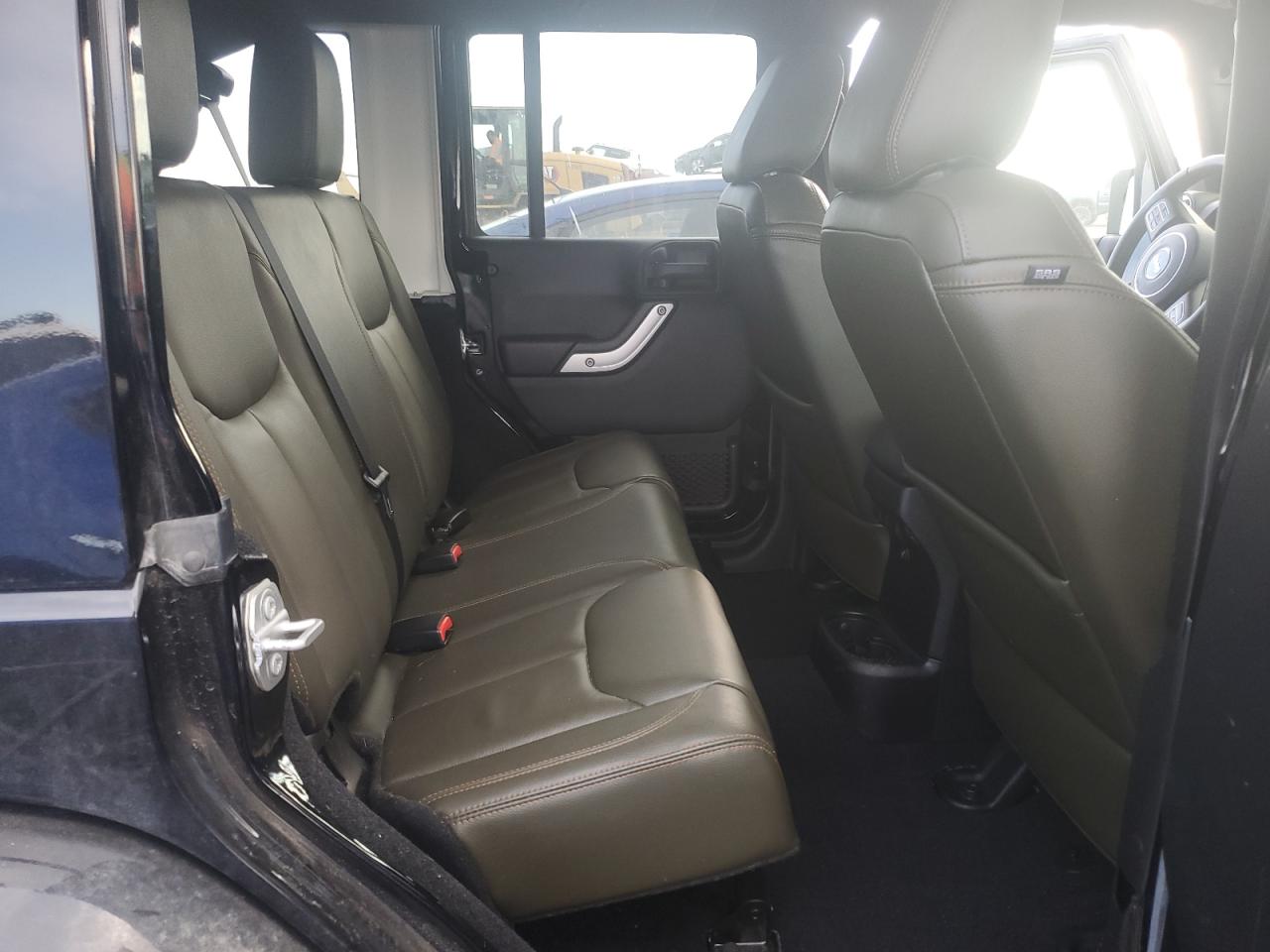 2016 Jeep Wrangler - Image 11