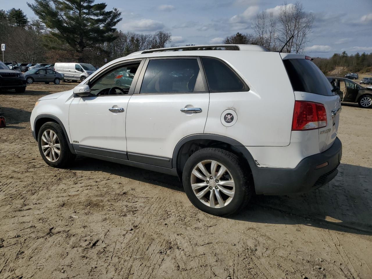 2011 Kia Sorento - Image 2