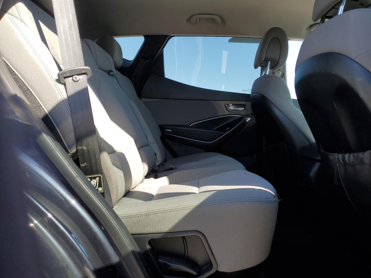 2013 Hyundai Santa Fe - Image 11