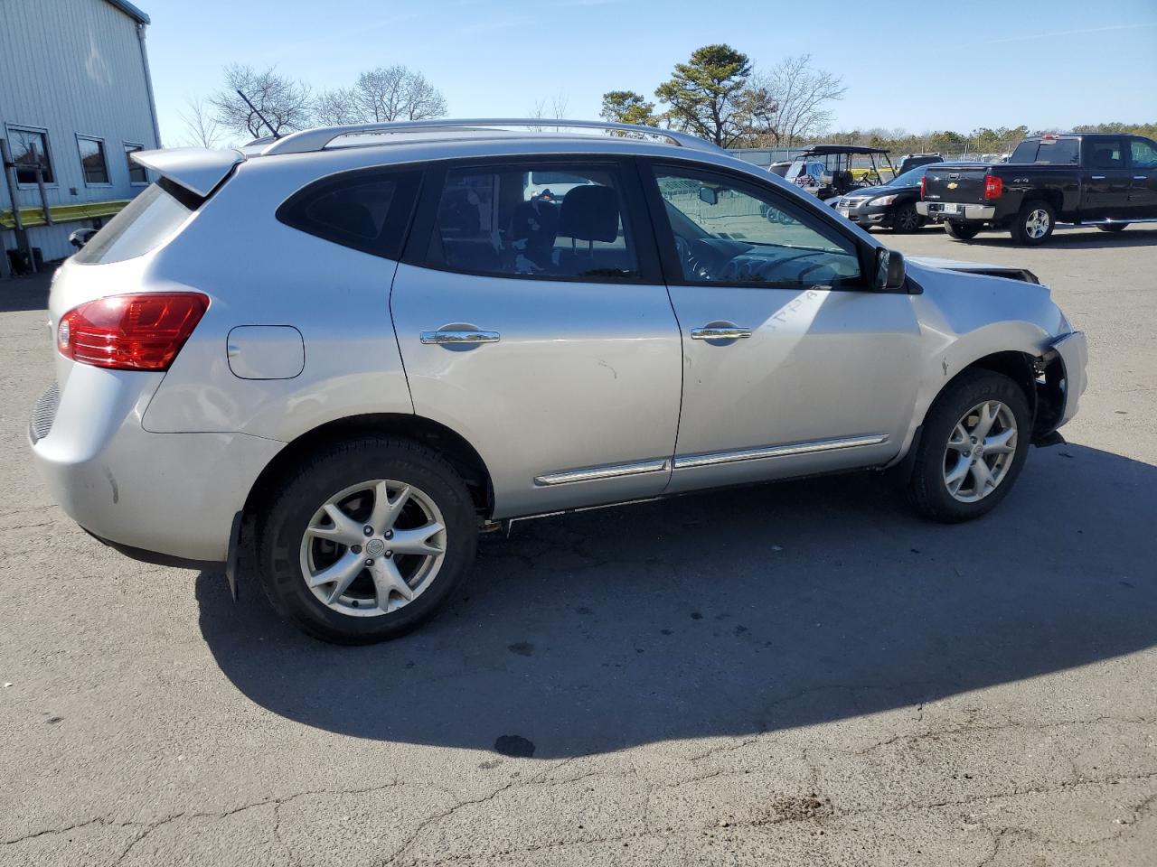 2015 Nissan Rogue - Image 3