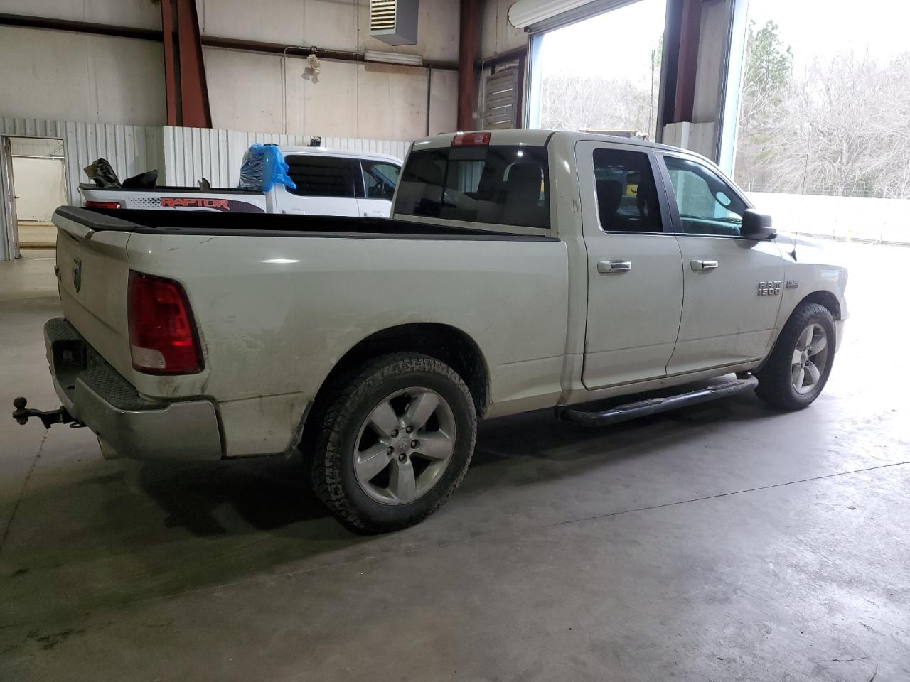 2016 RAM 1500 - Image 3