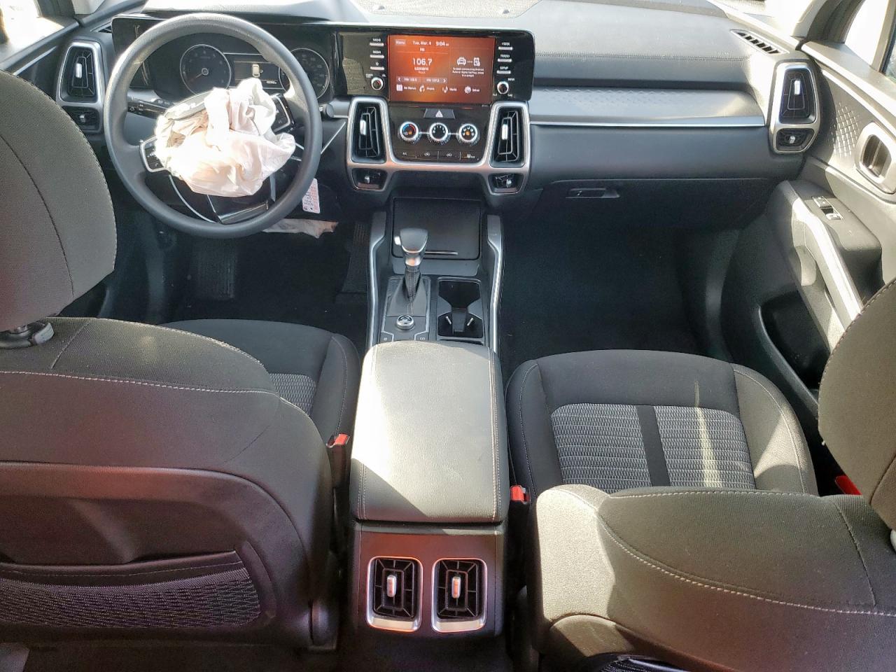 2022 Kia Sorento - Image 8