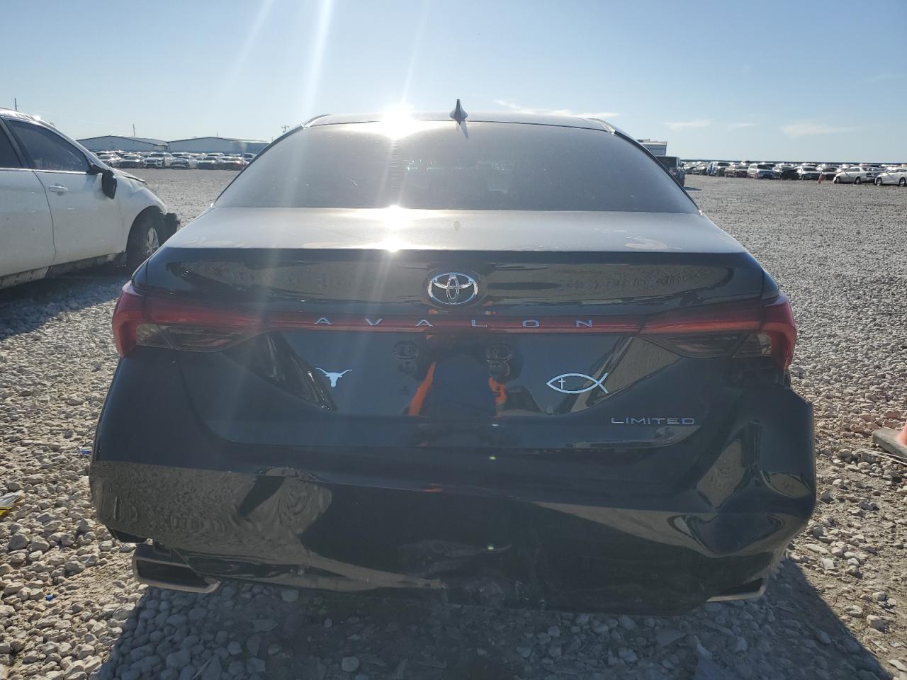 2020 Toyota Avalon - Image 6