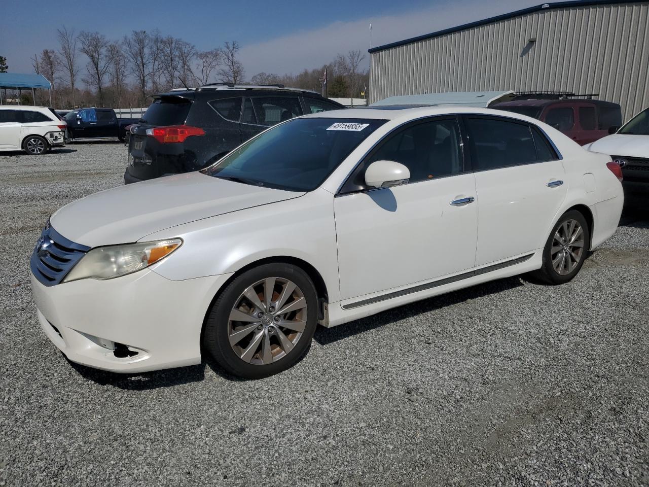 2012 Toyota Avalon - Image 1
